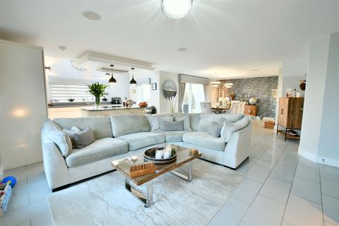 5a Axwell View, Whickham, Newcastle Upon Tyne, NE16 4JS