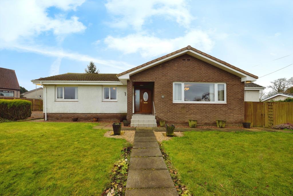 Newfield Road, LARKHALL ML9 3 bed detached bungalow for sale £249,995