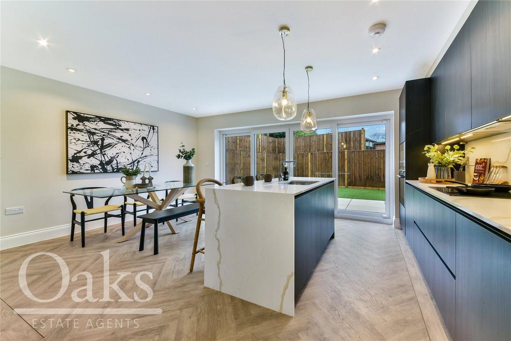 The Gallop, South Croydon 3 bed property for sale £610,000