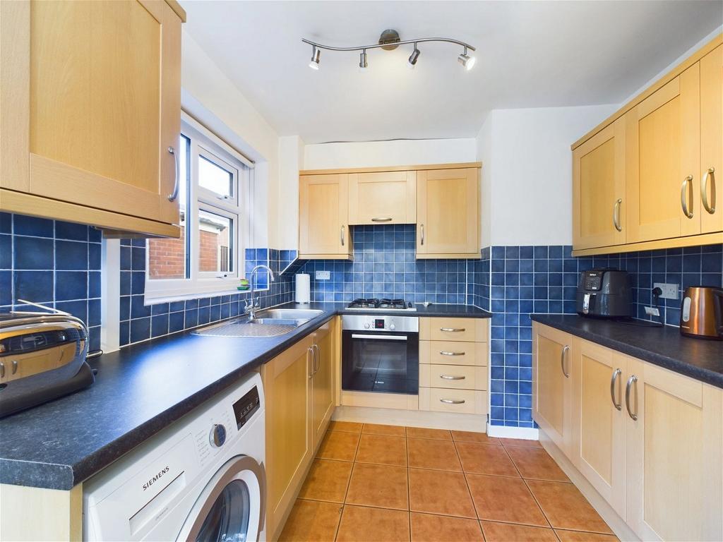 Redgate, Ormskirk, Lancashire, L39 3NW 3 bed semidetached bungalow for