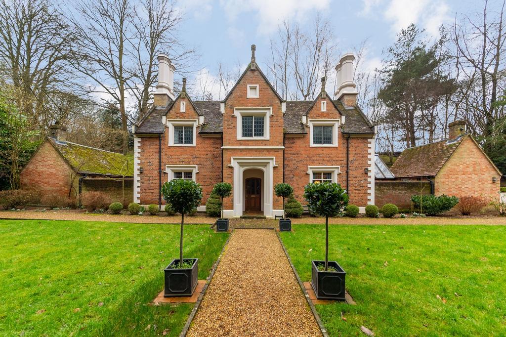 Woburn Road, Milton Keynes MK17 4 bed cottage for sale £1,500,000