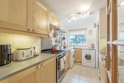 20 Chatsmore Crescent, Goring By Sea, Worthing, BN12 5AA