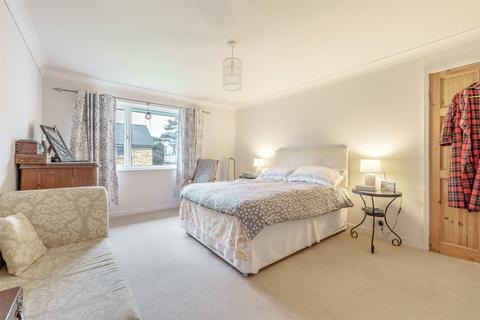 20 Chatsmore Crescent, Goring By Sea, Worthing, BN12 5AA