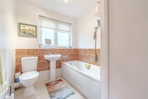 20 Chatsmore Crescent, Goring By Sea, Worthing, BN12 5AA