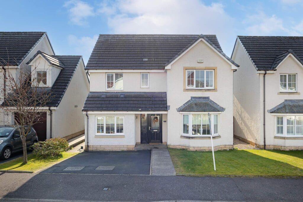 Meadowpark Avenue, Bathgate EH48 4 bed house for sale - £300,000