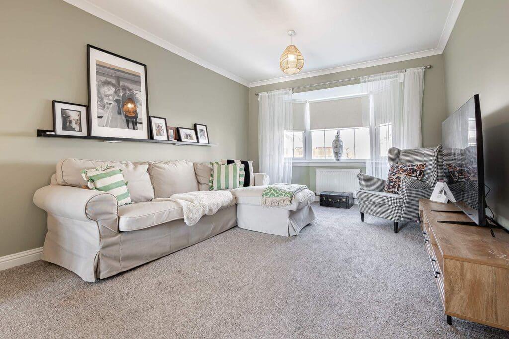 Meadowpark Avenue, Bathgate EH48 4 bed house for sale £300,000