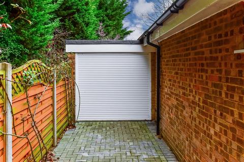 1 Worcester Close, Istead Rise, Gravesend, DA13 9LB
