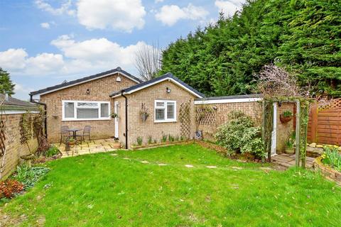 1 Worcester Close, Istead Rise, Gravesend, DA13 9LB