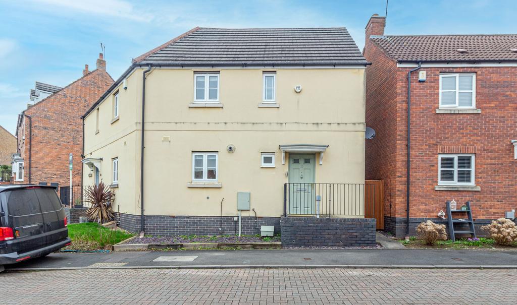 Garrick Road, Bromsgrove, Worcestershire 2 bed semidetached house for