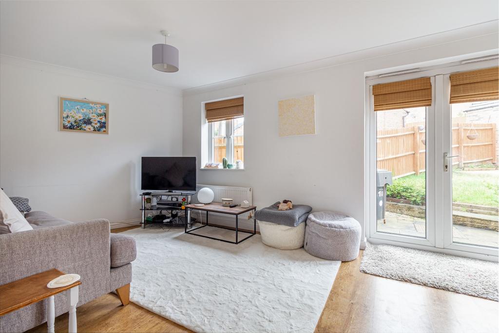 Garrick Road, Bromsgrove, Worcestershire 2 bed semidetached house for