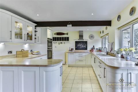 4 bedroom detached house for sale, Torrington, Devon EX38