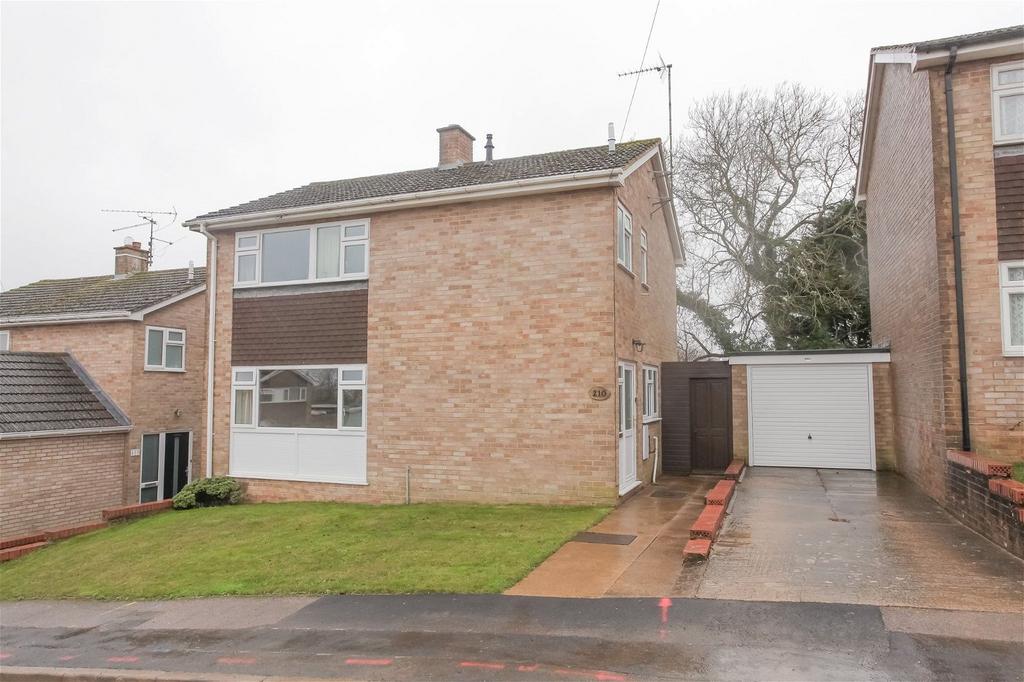 Balmoral Avenue, Banbury 3 bed detached house for sale £340,000