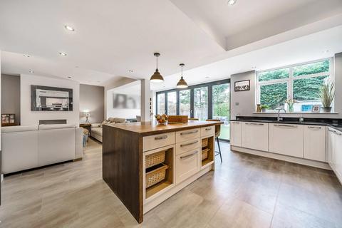 4 bedroom semi-detached house for sale, The Green, Hayes