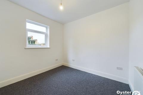 2 bedroom apartment to rent, St. Michael's Terrace, London, N22