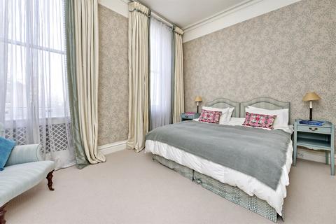 3 bedroom flat to rent, Ennismore Gardens, Ennismore Gardens, London, SW7