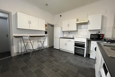 5 bedroom end of terrace house for sale - Maples Street, Nottingham, NG7