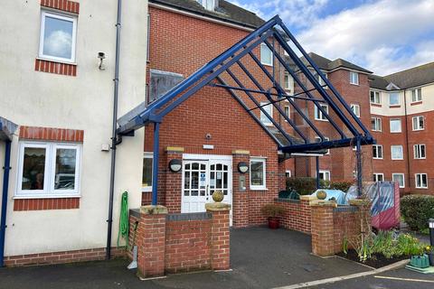 1 bedroom flat for sale, Rertirement flat on Stour Road, Christchurch