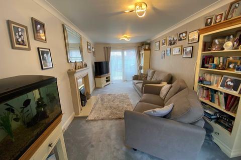 4 bedroom semi-detached house for sale - Severn Drive, Taunton TA1