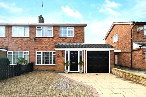 25 Alexander Crescent, Oakham, LE15 6LA