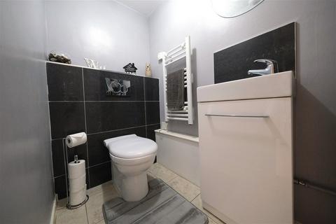 25 Alexander Crescent, Oakham, LE15 6LA