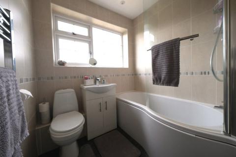 25 Alexander Crescent, Oakham, LE15 6LA