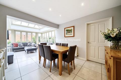 5 bedroom detached house for sale - Brady Drive, Bickley