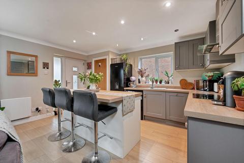 5 Bytham Heights, Castle Bytham, Grantham, NG33 4ST