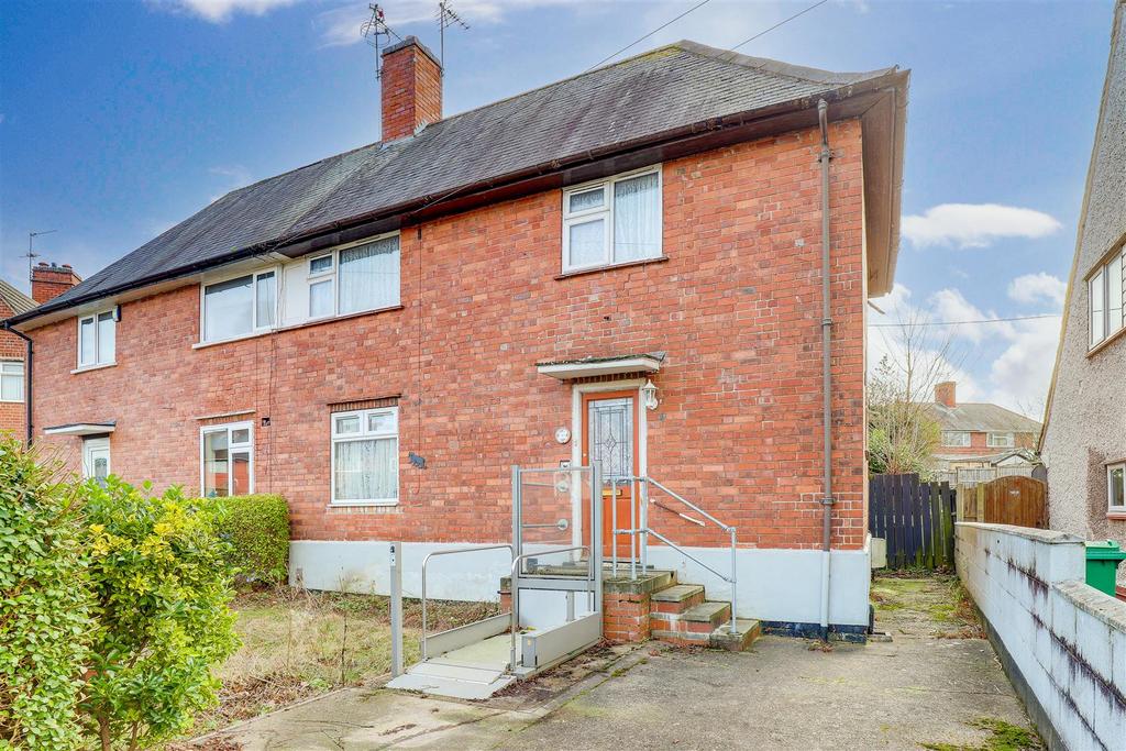 Saxondale Drive, Bulwell NG6 3 bed semidetached house for sale £150,000