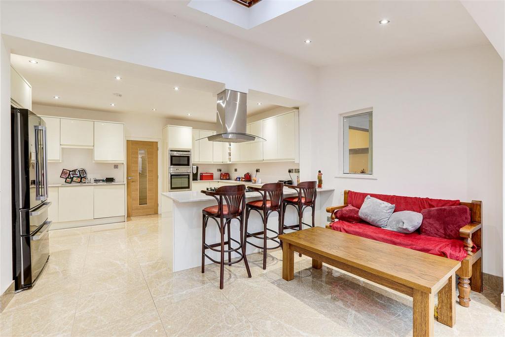 Beeston Fields Drive, Beeston NG9 5 bed detached house for sale £875,000