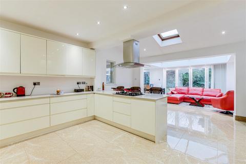 5 bedroom detached house for sale, Beeston Fields Drive, Beeston NG9