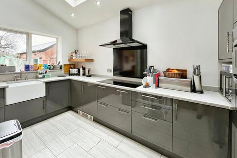 31 Cringle Road, Manchester, M19 2RP