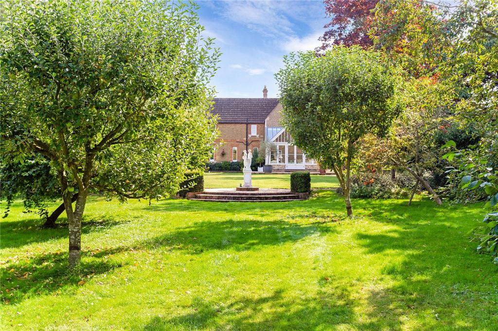 Lawns To House