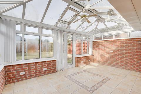 2 bedroom detached bungalow for sale, Hickton Drive, Beeston NG9