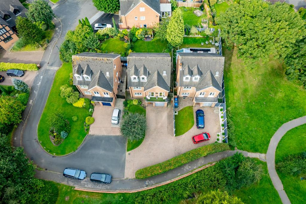 15, Kirkstead Close Oakwood - Full Res (6 of 17).j