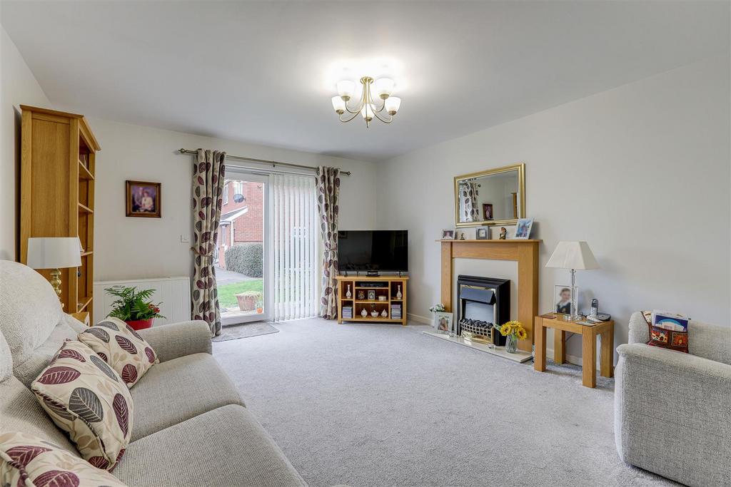 Cranfleet Way, Long Eaton NG10 2 bed terraced bungalow for sale £185,000