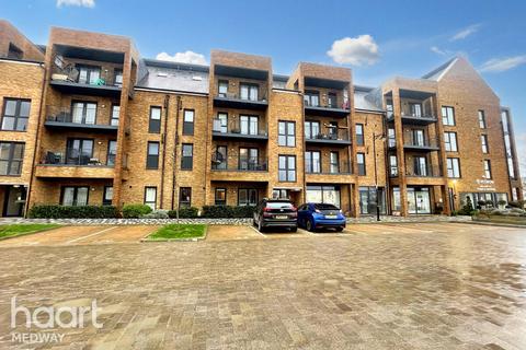 2 bedroom apartment for sale, Knights Templar Way, Rochester
