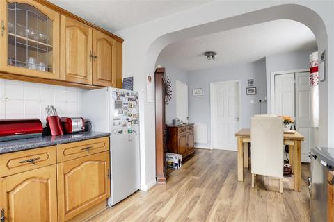 38 Beauvale Crescent, Hucknall, Nottingham, NG15 6PA