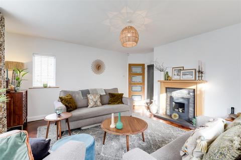 122 Wollaton Vale, Nottingham, NG8 2PN