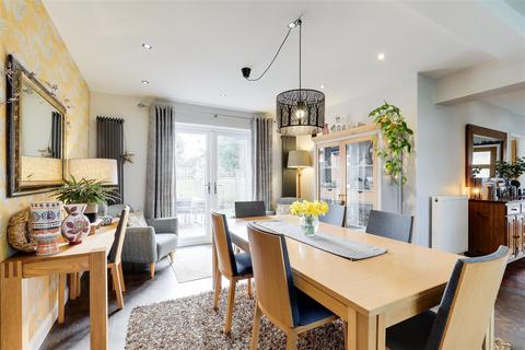 122 Wollaton Vale, Nottingham, NG8 2PN