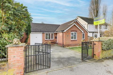 4 bedroom detached bungalow for sale, Dabek Rise, Kirkby-In-Ashfield NG17