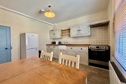 3 bedroom apartment to rent, Bridge Street, Buckingham, MK18