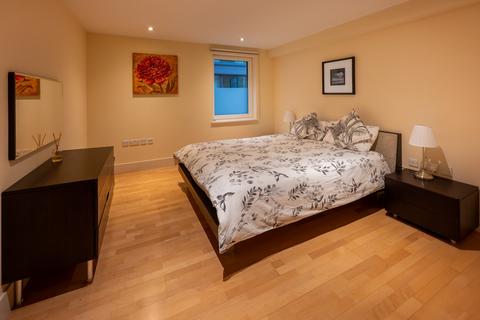 1 bedroom flat to rent, Sir John Lyon House, London, EC4V