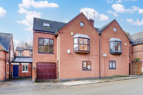 3 bedroom townhouse for sale, Lenton Avenue, The Park NG7