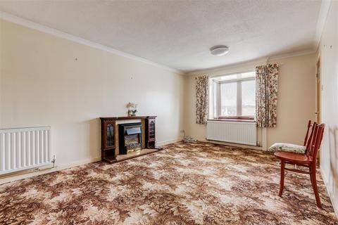17 Avon Gardens, West Bridgford, Nottingham, NG2 6BP