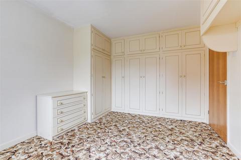 17 Avon Gardens, West Bridgford, Nottingham, NG2 6BP
