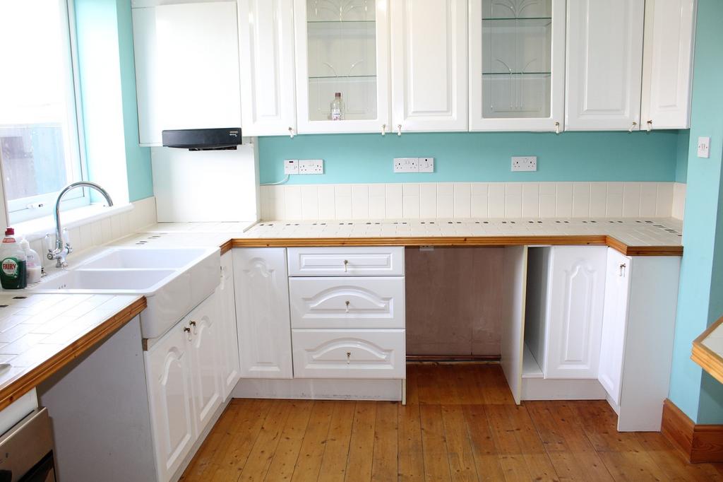 Fitted Breakfast  Kitchen