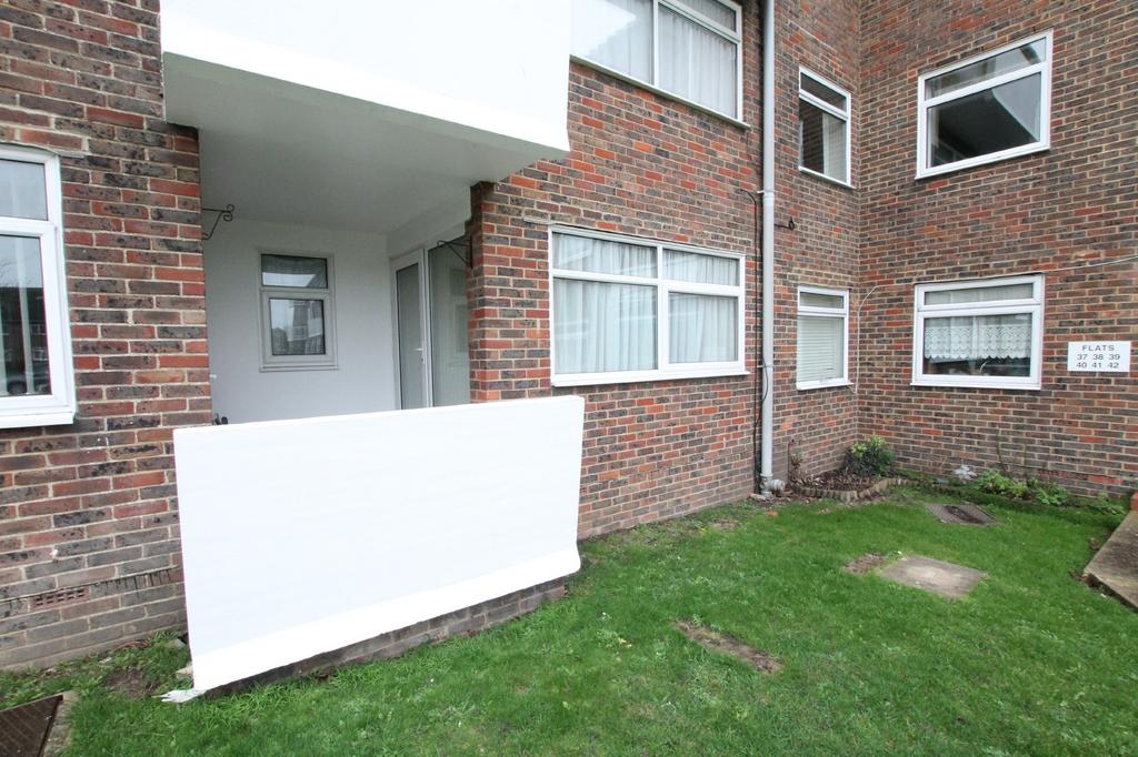 Rosslyn Road, ShorehambySea 2 bed ground floor flat for sale £280,000