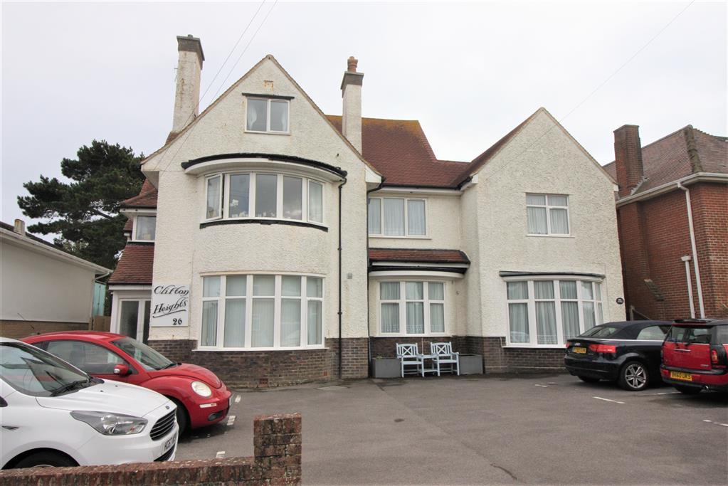 Clifton Road, Bournemouth BH6 3 bed flat for sale £350,000