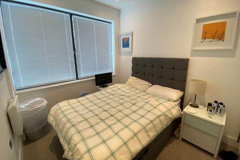 2 bedroom flat to rent, Bath Road, Slough