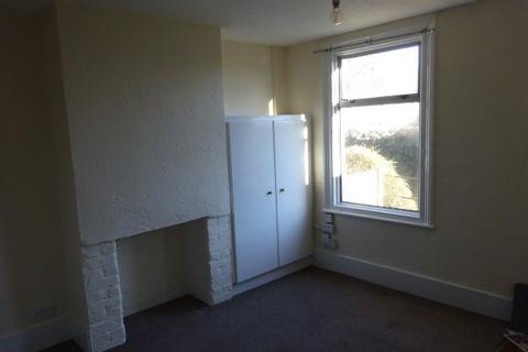 2 bedroom terraced house to rent, Bill Street Road, Rochester ME2